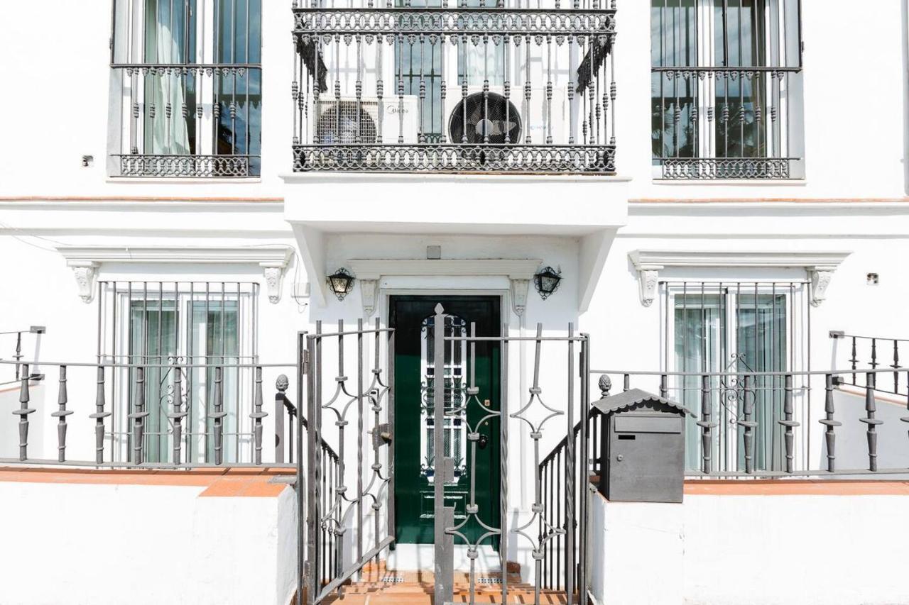 Loft En Primera Linea Del Paseo Maritimo Malaga Bagian luar foto