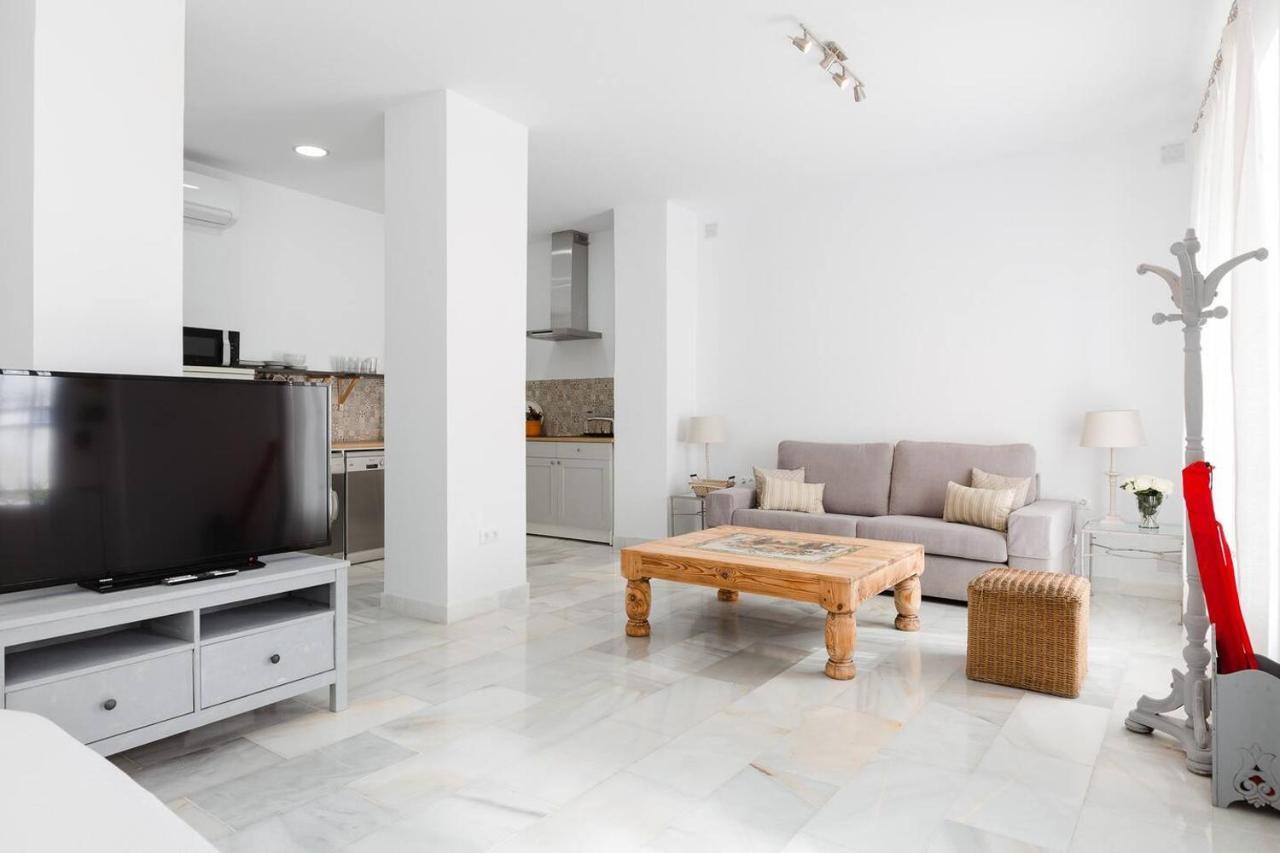 Loft En Primera Linea Del Paseo Maritimo Malaga Bagian luar foto