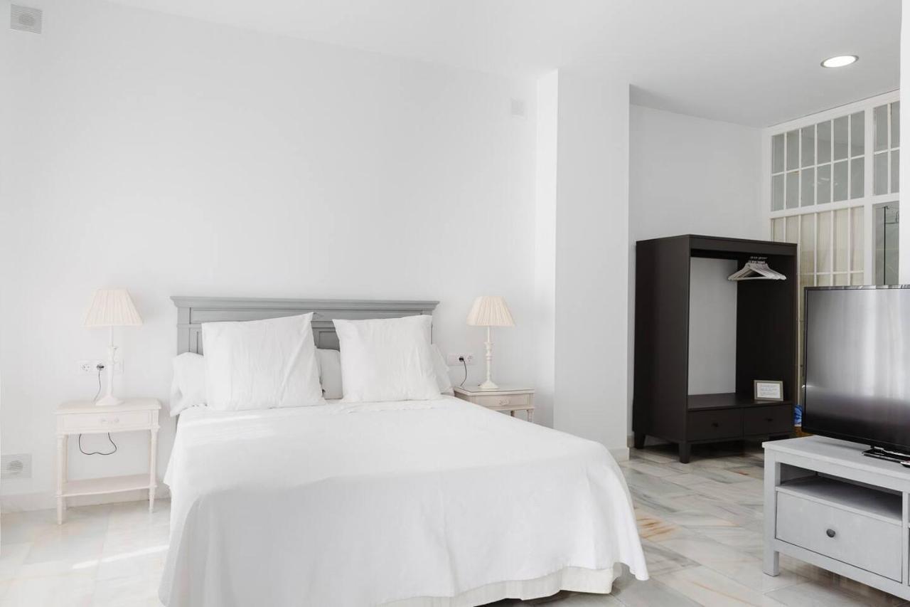 Loft En Primera Linea Del Paseo Maritimo Malaga Bagian luar foto