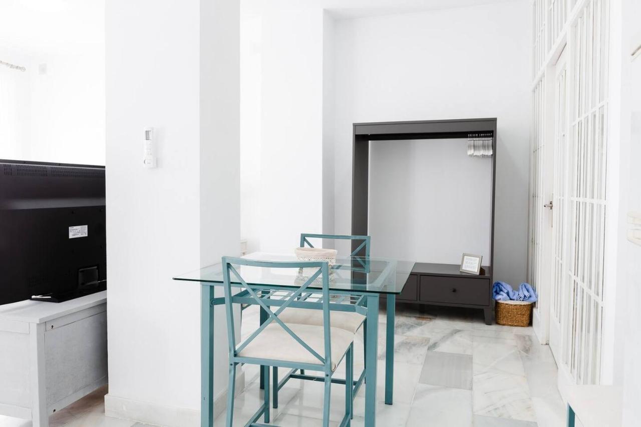 Loft En Primera Linea Del Paseo Maritimo Malaga Bagian luar foto