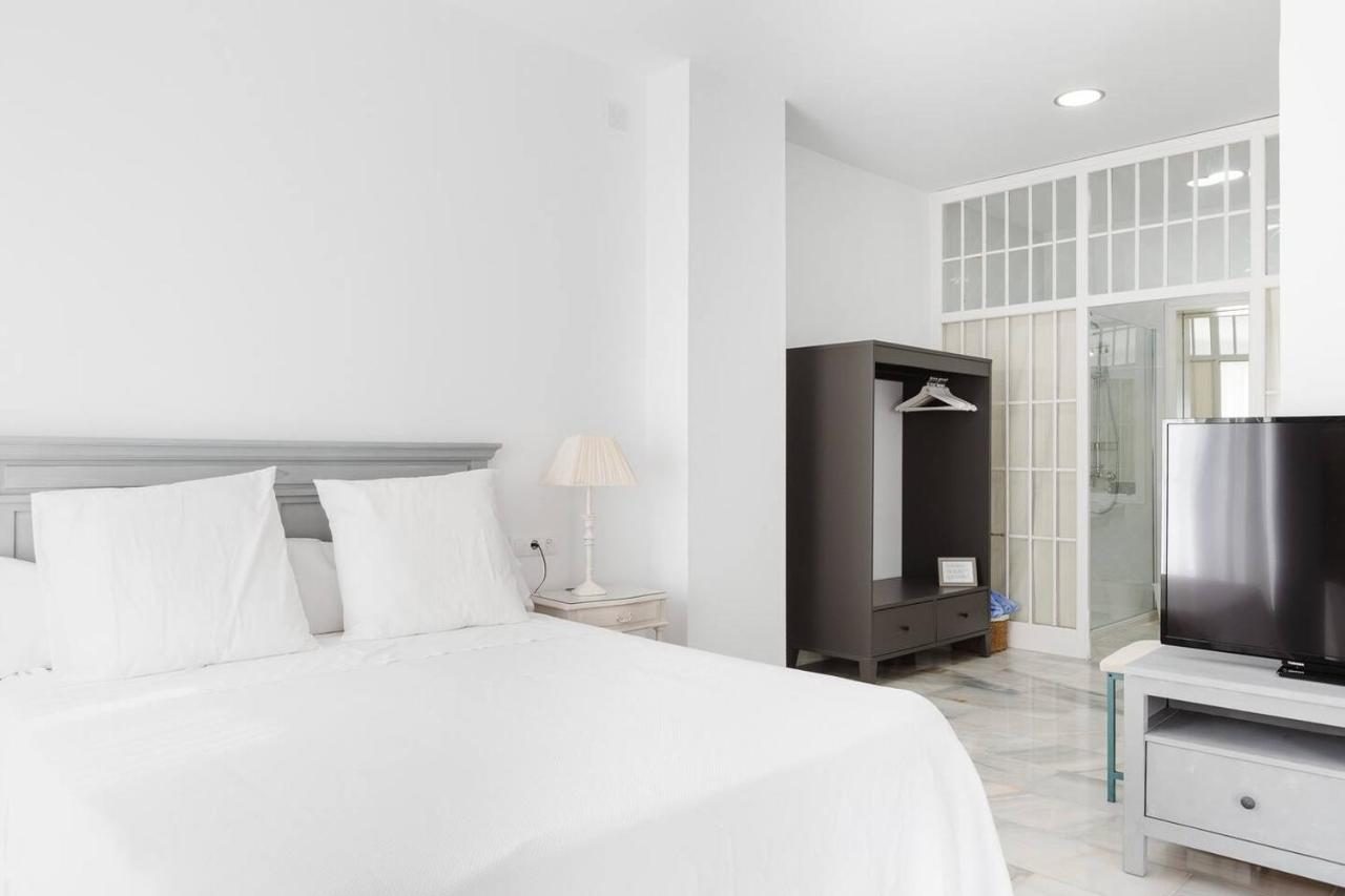 Loft En Primera Linea Del Paseo Maritimo Malaga Bagian luar foto